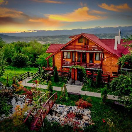 Hotel Pensiunea La Maria Lu' Sandoiu Poenari Exteriér fotografie