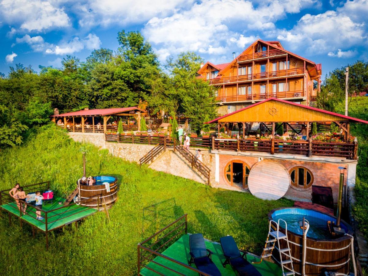 Hotel Pensiunea La Maria Lu' Sandoiu Poenari Exteriér fotografie