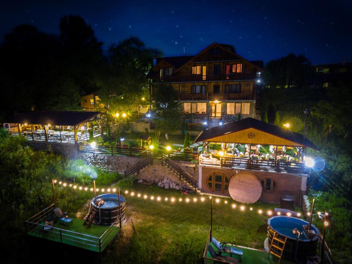 Hotel Pensiunea La Maria Lu' Sandoiu Poenari Exteriér fotografie