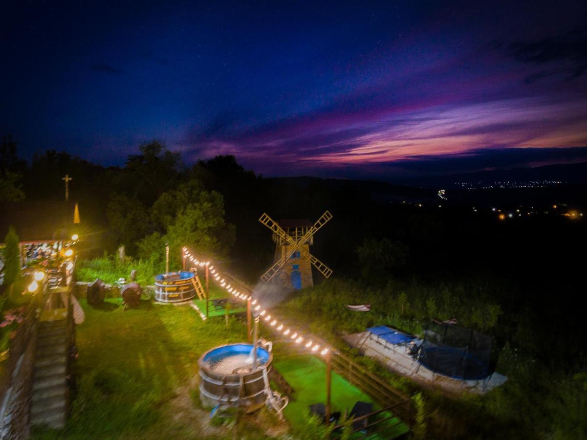 Hotel Pensiunea La Maria Lu' Sandoiu Poenari Exteriér fotografie