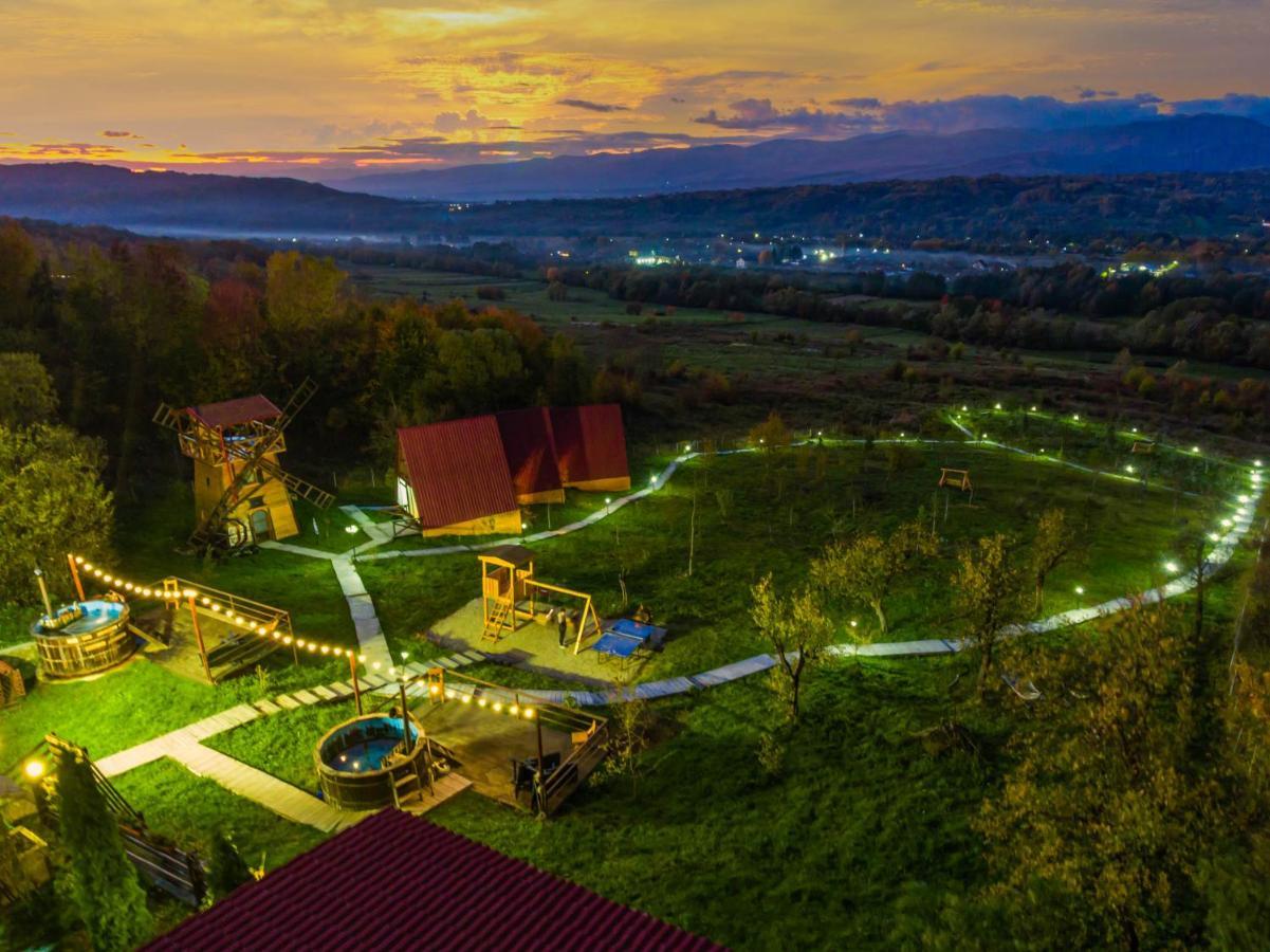 Hotel Pensiunea La Maria Lu' Sandoiu Poenari Exteriér fotografie